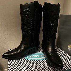 Soda Shoe never worn black cowgirl boots